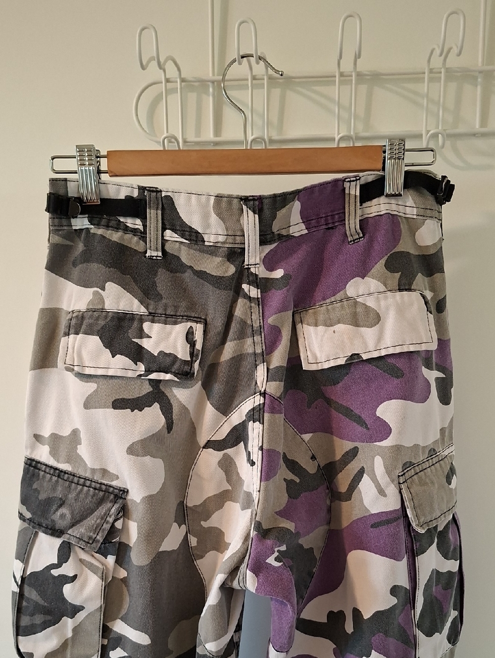 Purple/Black/White Classic Camo Cargo Pants w/ Adjustable Waist/Ankles (Size S) - Picture 5 of 8